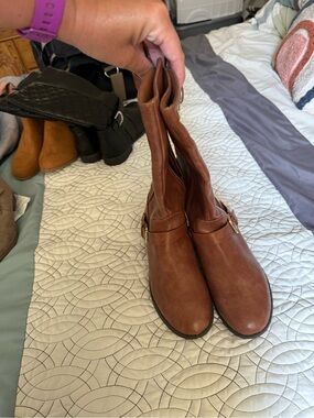 Classic Brown Mid-Calf Women's Riding Boots